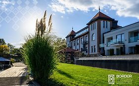 Bordur Wellness Hotel Superior Es Szonyegmuzeum